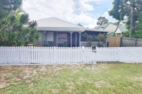 Island Bungalow, Bongaree